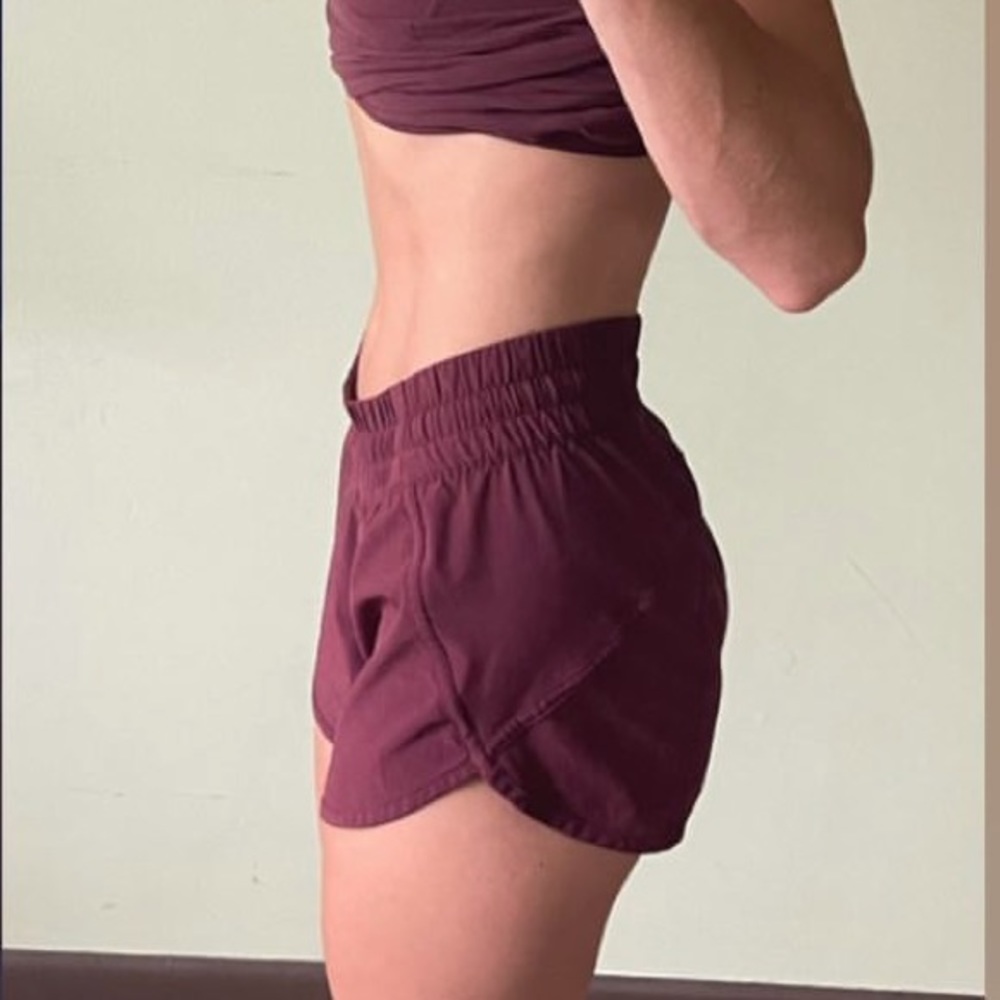 Lululemon track that mid rise 4’’ shorts red merlot